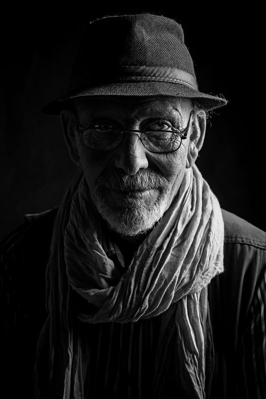 #portrait #photography #art #portraitphotography #photooftheday #model #photographer #photo #love #instagood #photoshoot #fashion #picoftheday #instagram #beautiful #portraits #like #style #beauty #myself #follow #me #nature #artist #canon #bhfyp #drawin La lumière de ma vie photo preview