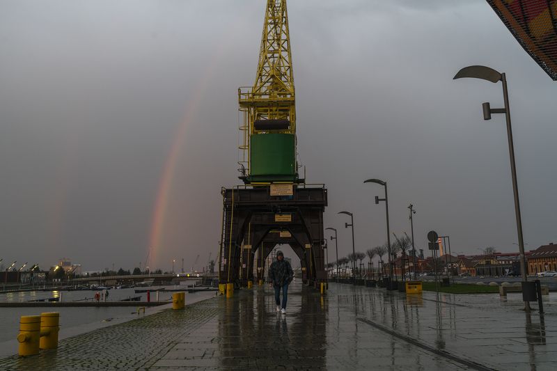 Don\'t look backphoto preview