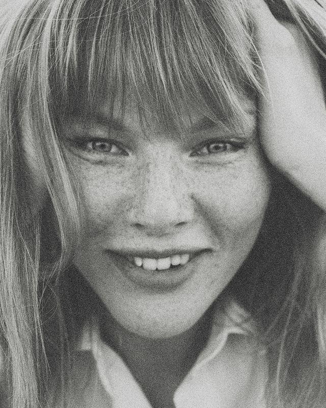 портрет, девушка, пляж, лайфстайл, зерно, пленка,фотография, чб, атмосферная, фотосессия Настяphoto preview