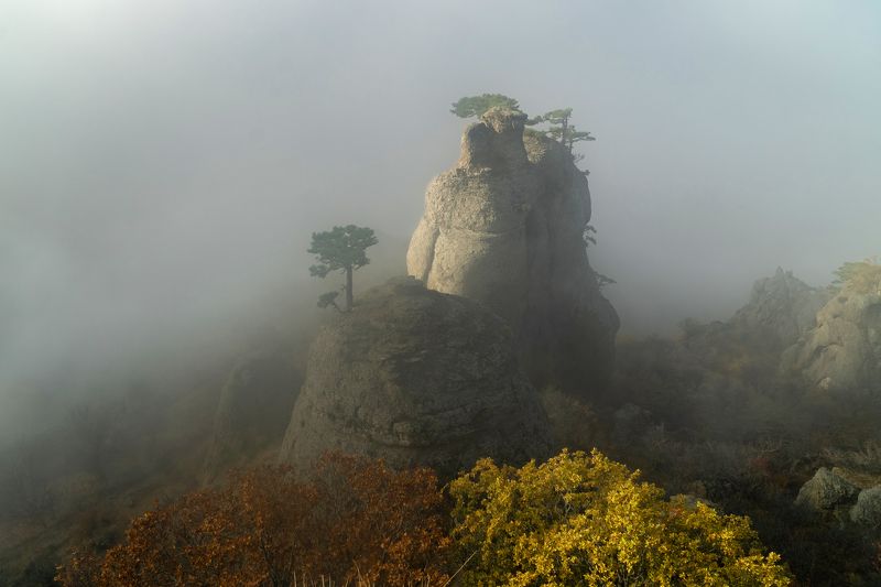 крым, демерджи, долина привидений, туман Туманы в Долине Привидений фото превью