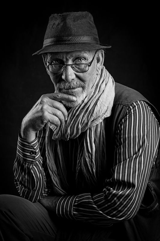 #portrait #photography #art #portraitphotography #photooftheday #model #photographer #photo #love #instagood #photoshoot #fashion #picoftheday #instagram #beautiful #portraits #like #style #beauty #myself #follow #me #nature #artist #canon #bhfyp #drawin Blue Amazigh manphoto preview