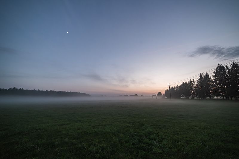 поле туман месяц растущая луна май На поля опустился туман фото превью