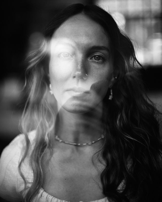 портрет, портретная фотография, женский портрет, естественный свет, студия, фотосессия, чб, девушка, естественность Светаphoto preview