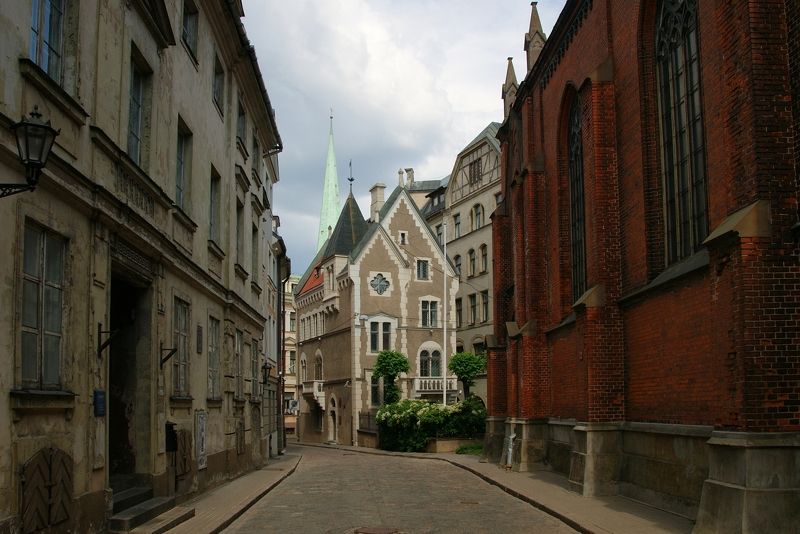 city, street, architecture, building, facade, house, church, history Quiet streetphoto preview