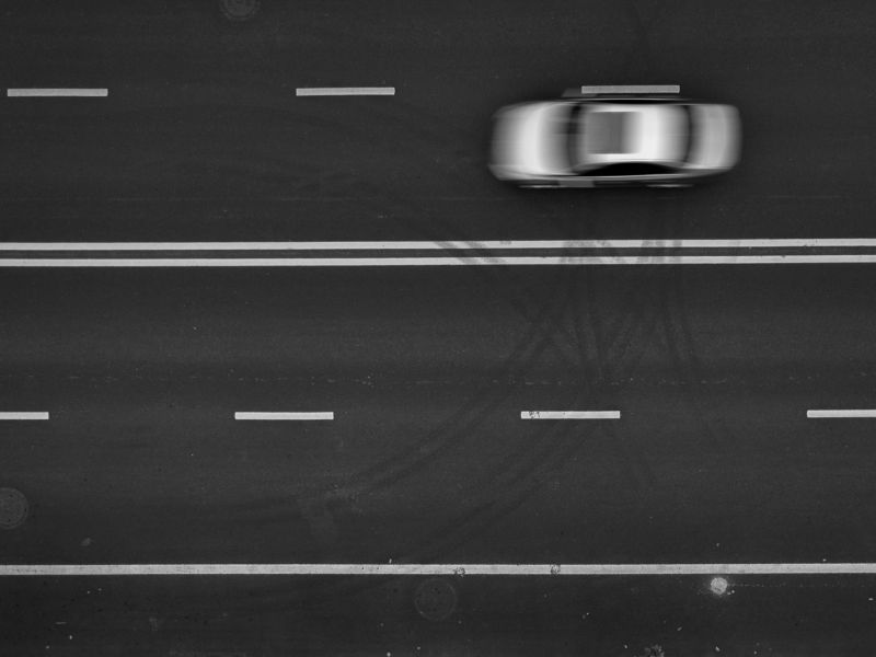 road, city, lane, traces, black, black and white Symmetryphoto preview
