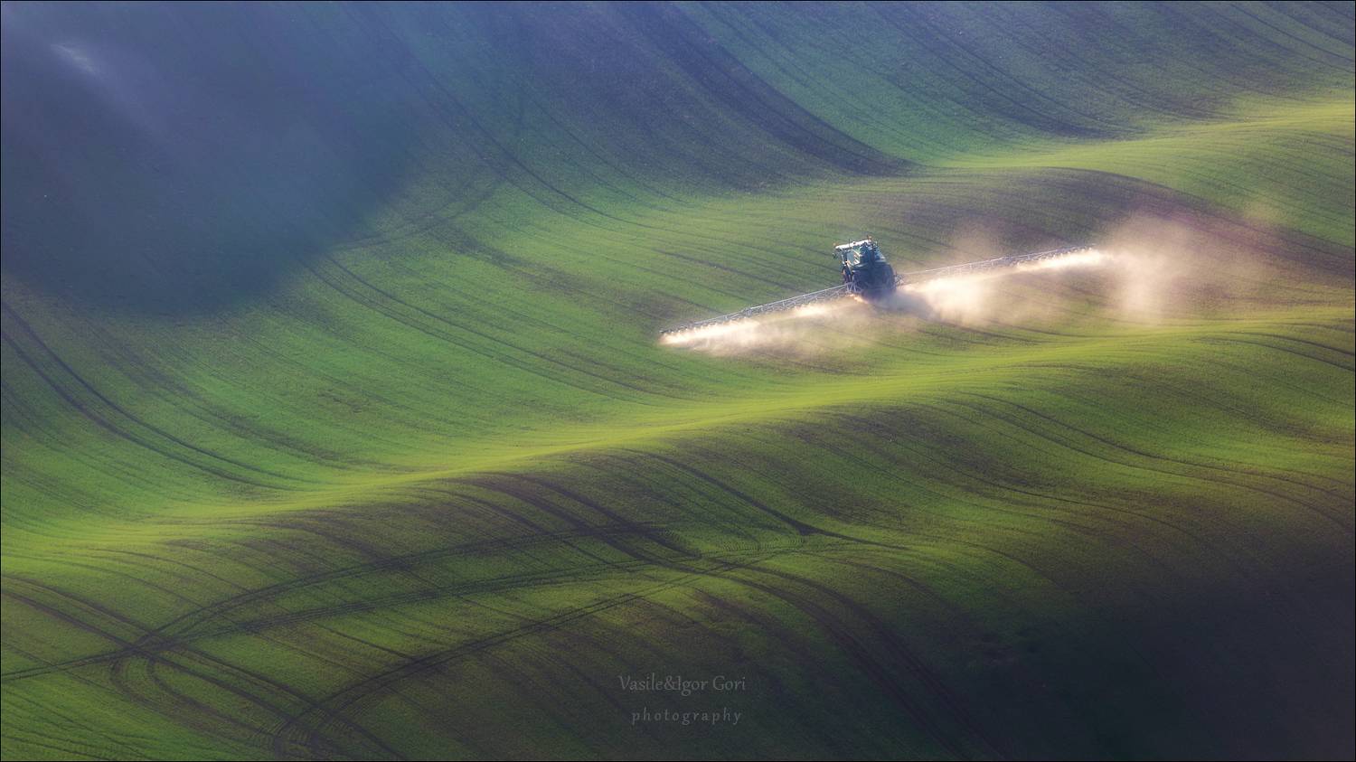южная моравия,пейзаж,линии,south moravian,lines,свет,czech,осень,чехия,landscapes,трактор,полевые работы,nature,agriculture,rural, Гори Василий