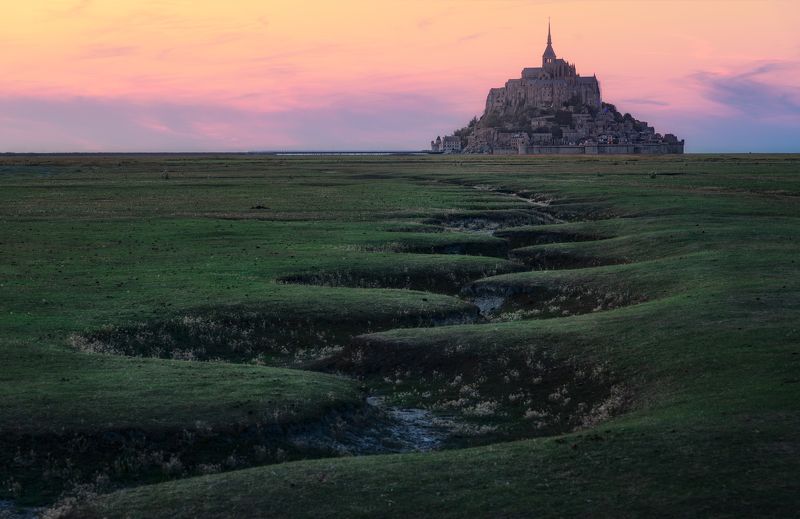 закат, рассвет, вечер, утро, восход, замок, крепость, остров, река, тропа, франция, нормандия, мон-сен-мишель, мон сен мишель, mont-saint-michel, mont saint michel, france, sunset, sunrise, sun, morning, island, fortress, abbey, rural, river, mont saint-m Мон-Сен-Мишель / Mont-Saint-Michelphoto preview