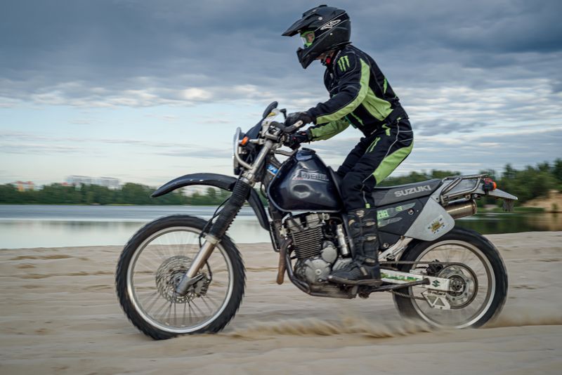 Эндуро в пескахphoto preview