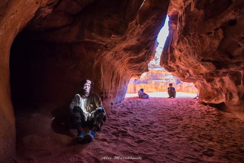 алжир, сахара В тени грота фото превью