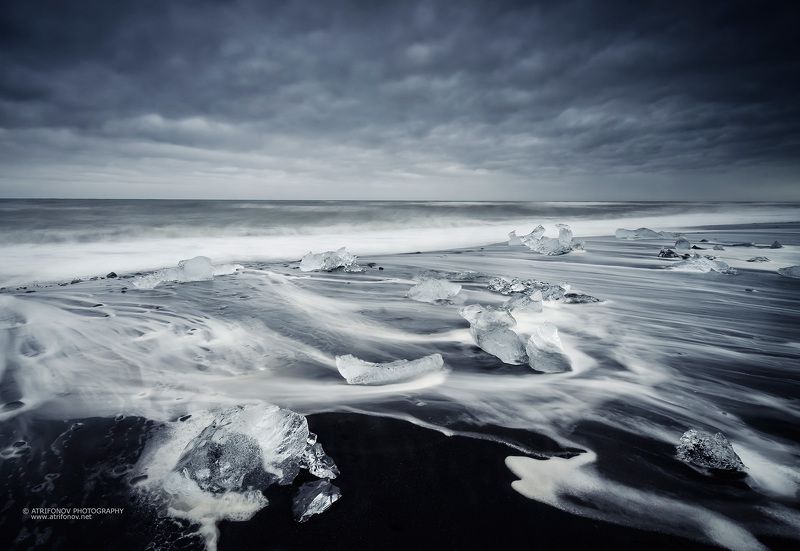 icebergs, lagoon, glacier, Iceland, Jokulsarlon, beach, black beach, sky, ocean, waves The diamond beachphoto preview