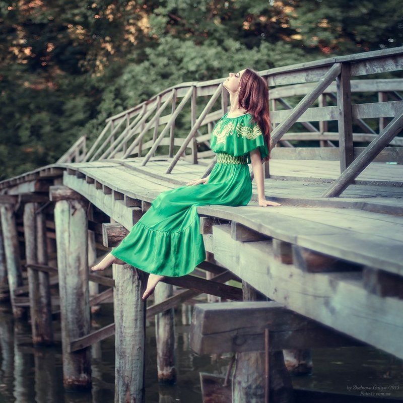Девушка, Мост, Озеро ...photo preview