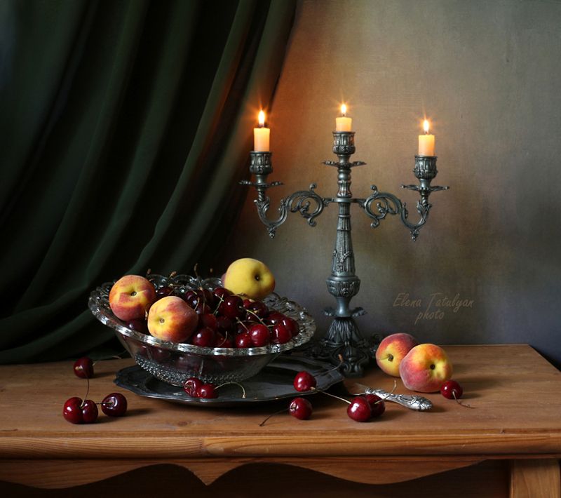 черешня, персики С черешней и персикамиphoto preview