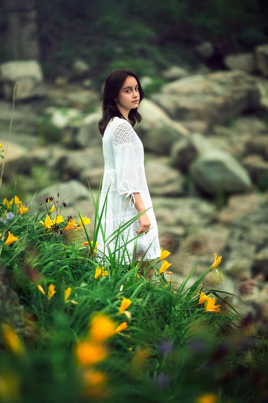 девочка, цветы, лето ***photo preview