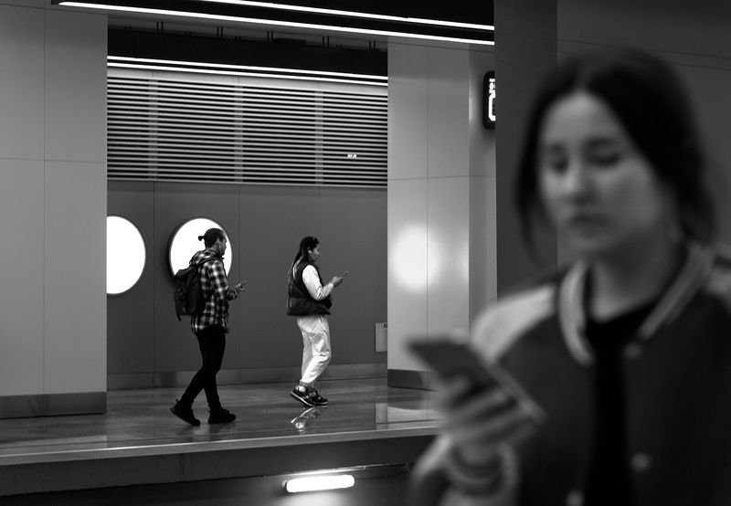 чб фото, метро, пассажиры, стрит фото, В Метро фото превью