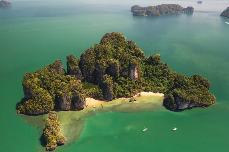 sea, green, island, jungle, ship, ocean, golf, bird\'s, view, aerial, high, uninhabited, desert Flying foxphoto preview