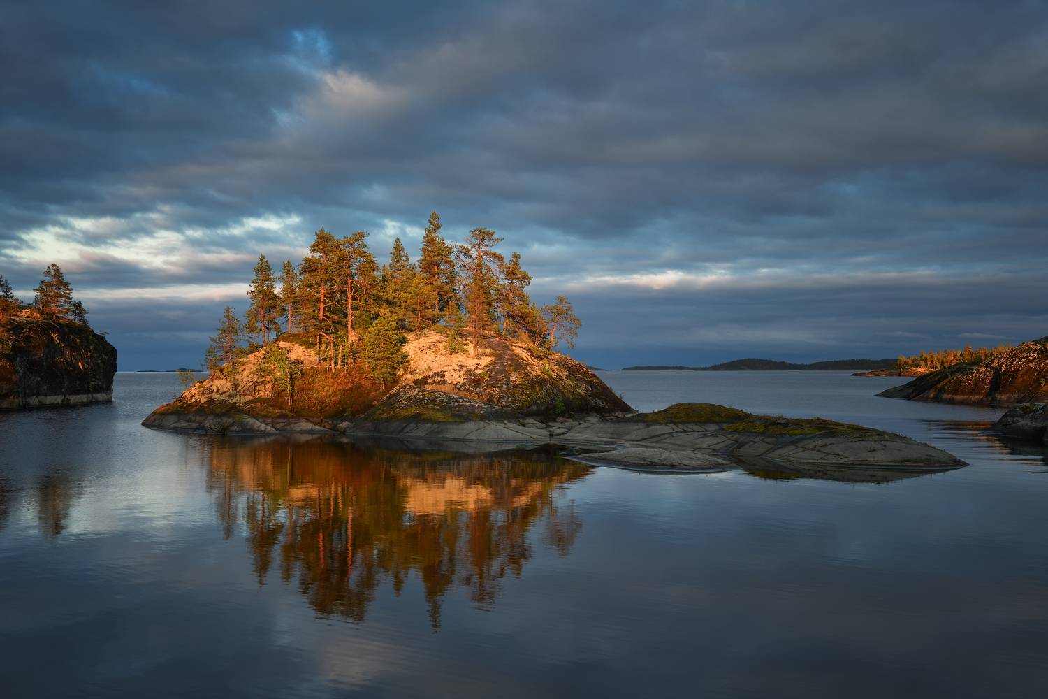 Вечер, камни и вода.... Автор: Максим Евдокимов , Максим Евдокимов