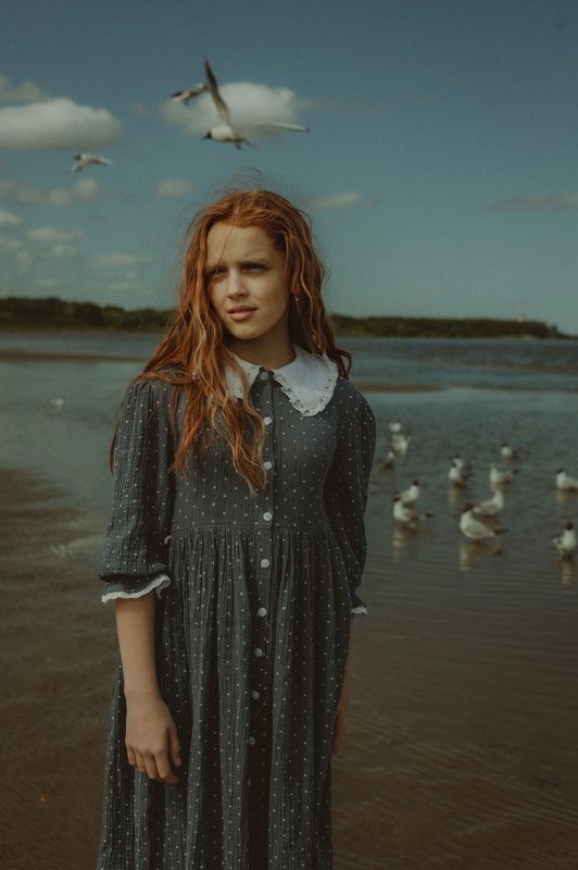 Девочка и мореphoto preview