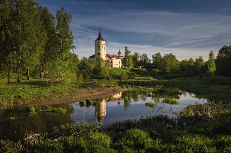 павловск, мариентальский парк, бип БИП в отражении Мариентальского пруда. фото превью