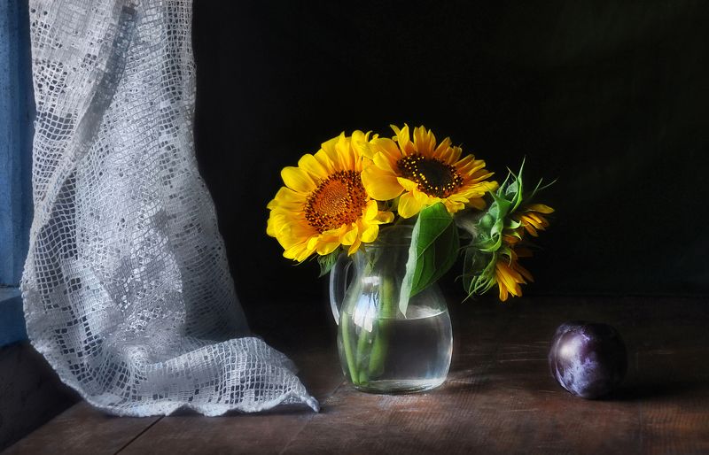 Подсолнухи и сливаphoto preview