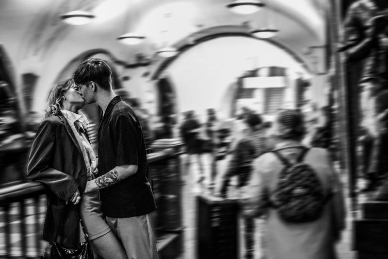 влюбленные, lovestory, пара Lovestory в метроphoto preview