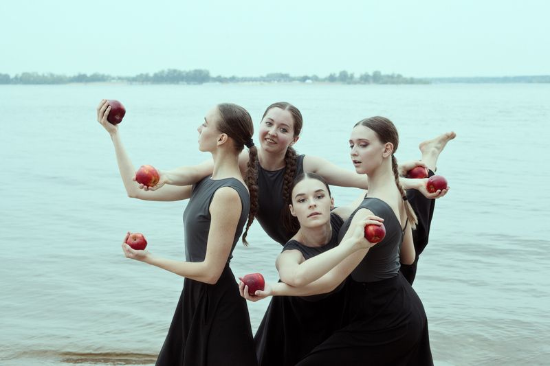 девушки, река, портрет ***photo preview