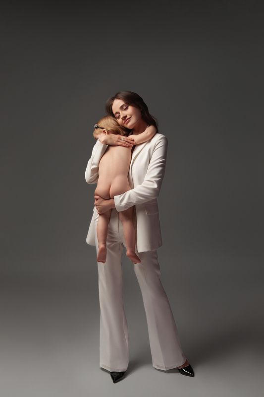 mom and baby, mom, mother, maternity, love, baby, family, babyphoto, familyphoto, children, childrenphoto, childrenphotography, мама, мама и малыш, мать и дитя, малышка, дочка, любовь, портрет, студийный портрет, семейный портрет, детский портрет  фото превью