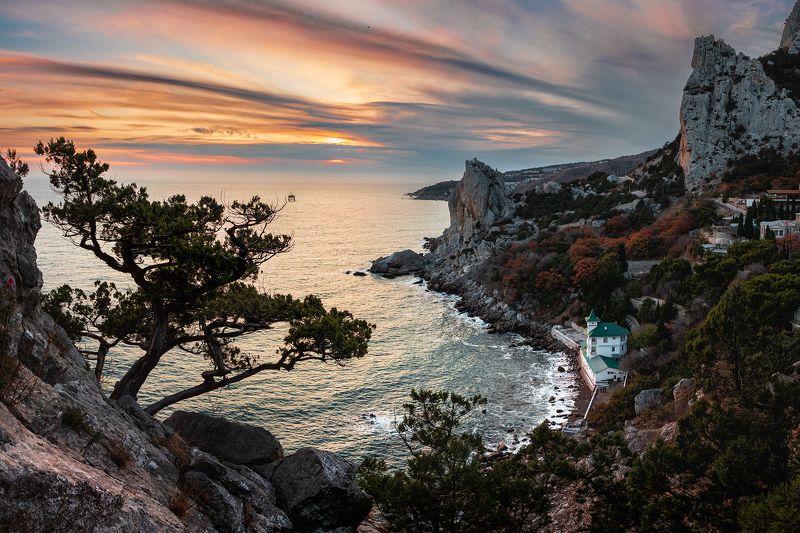 закат море скалы облака Крым Симеиз  Крымская ривьера зимой фото превью