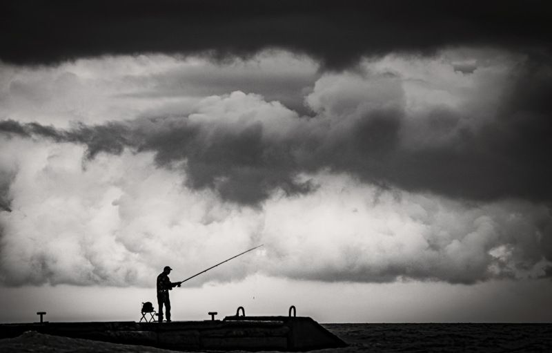 рыбалка с волнореза...photo preview