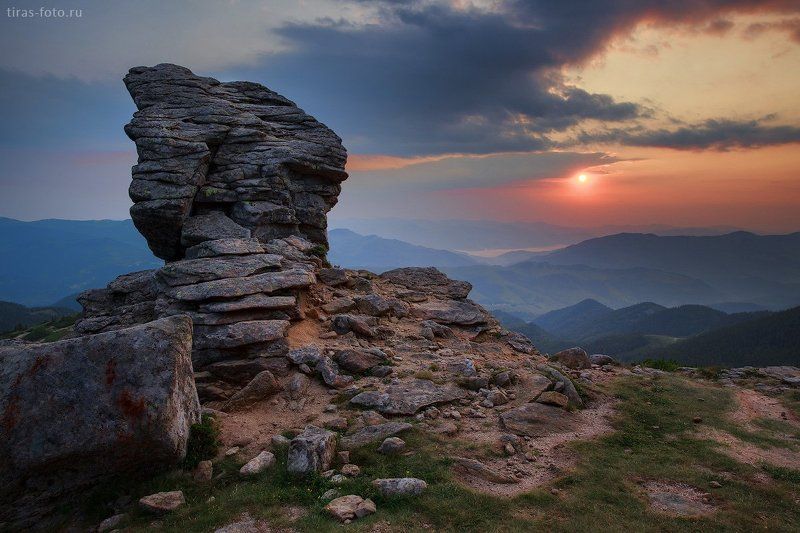 Карпаты, горы, рассвет, лето монументальноphoto preview