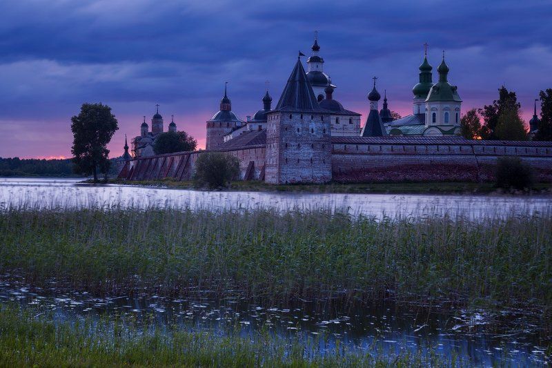 Ночь над монастырёмphoto preview