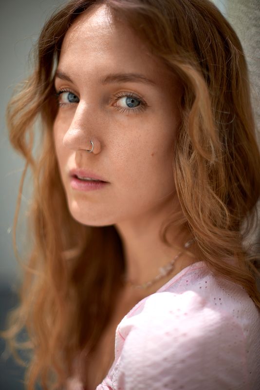 портрет, портретная фотография, женский портрет, естественный свет, фотосессия, цвет, девушка, естественность Светаphoto preview