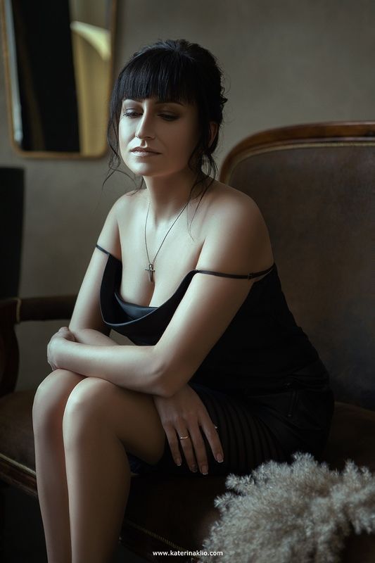 woman, dark, studio, beauty, beautiful, portrait, charm, lady, felinity, female, model Woman photo preview