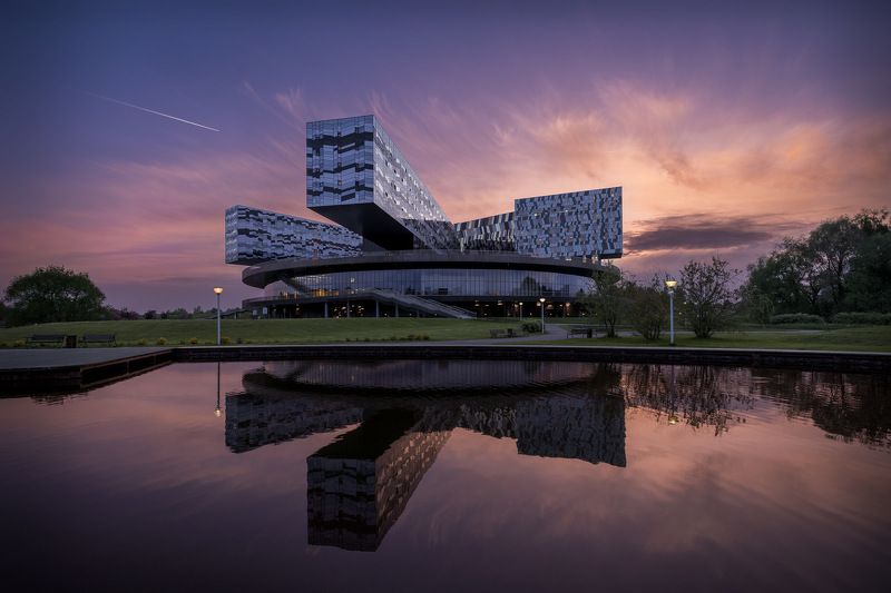 сколково, закат, пейзаж, отражение, закатное здание, Вечерняя прогулка по Москве. Сколковоphoto preview