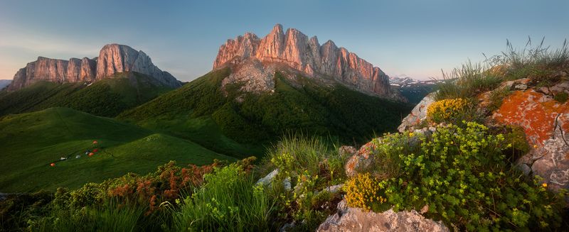 большой, тхач Рассвет над Чёртовыми воротамиphoto preview
