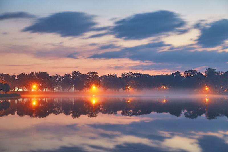беларусь, июль, лето, несвиж, ночь, озеро, парк, рассвет, туман, утро Несвиж предрассветный. Аллея к замкуphoto preview