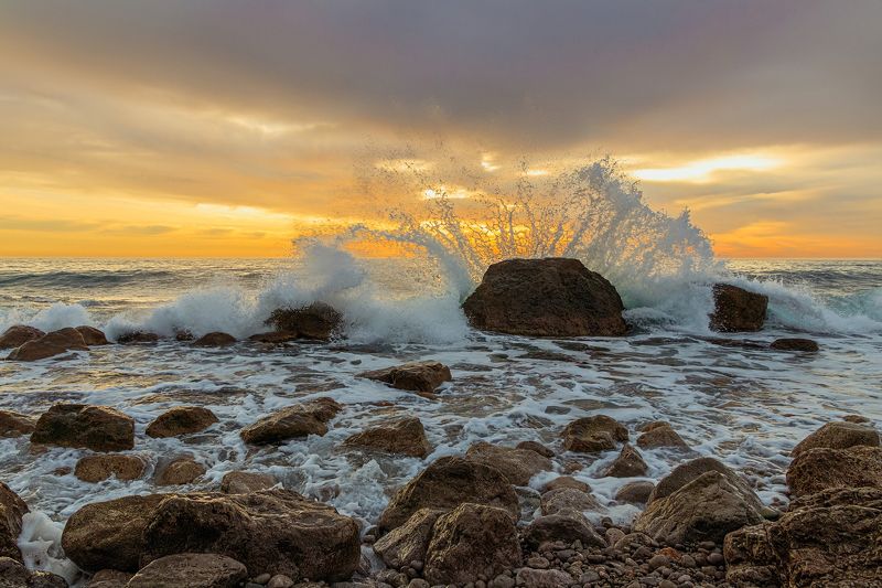 закат море скалы шторм Крым Алупка Осенние цветы фото превью