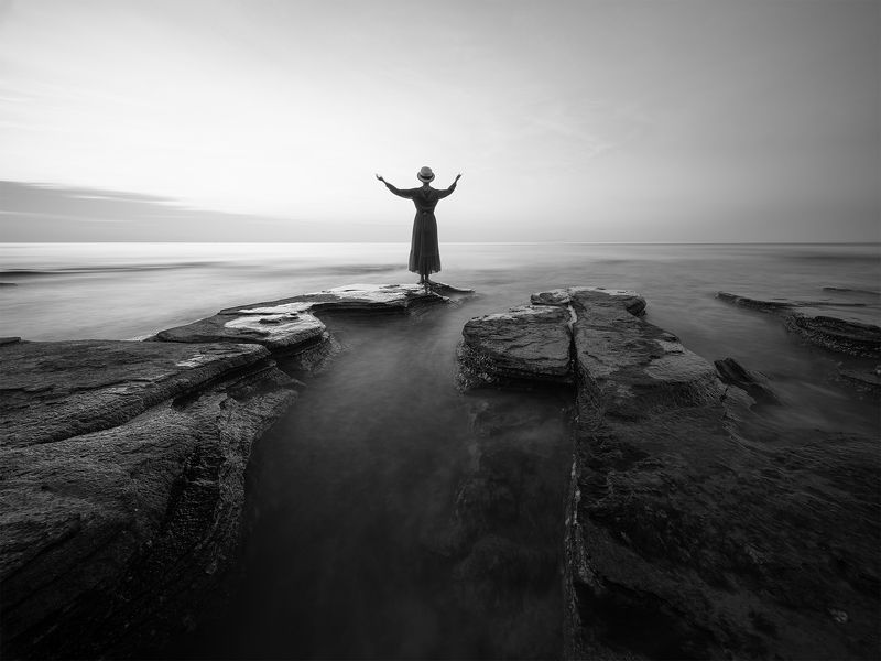 Embrace the sea photo preview