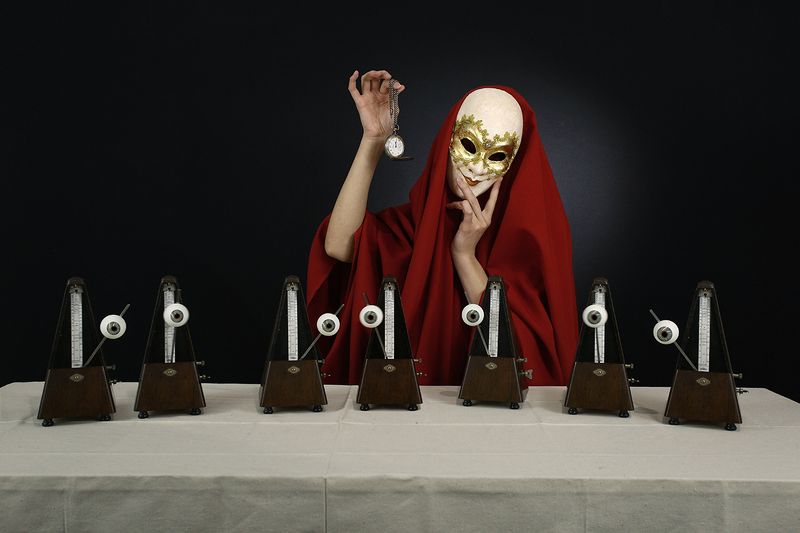 маска с абсолютным чувством времениphoto preview