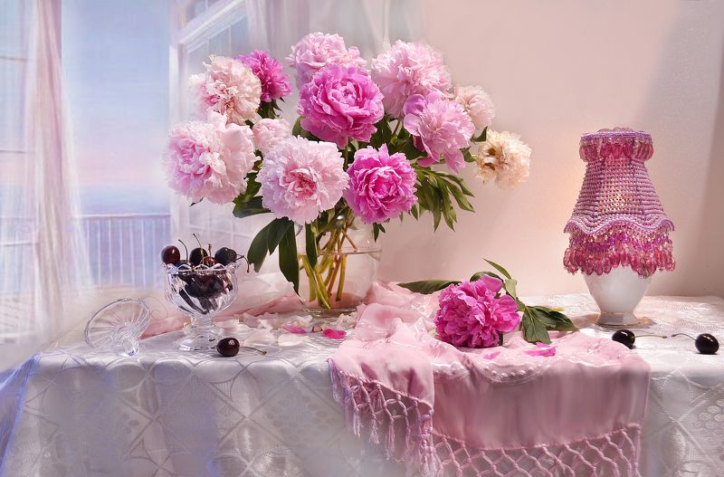 still life, натюрморт, цветы, фото натюрморт, лето, июль, пионы, фарфор,  настроение, лампа Вечер июня закатом нашептывал...photo preview