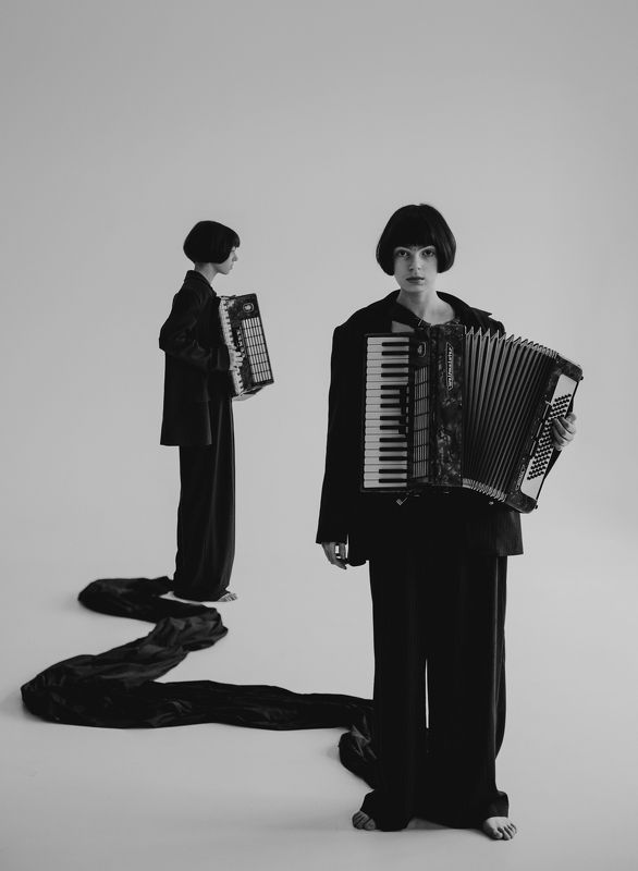 Varvara&Accordionphoto preview