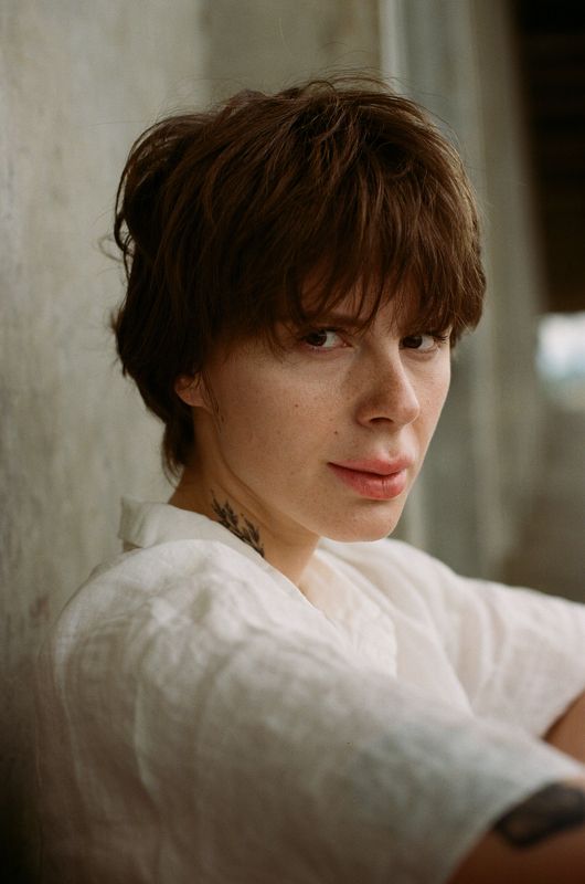 портрет, портретная фотография, женский портрет, естественный свет, фотосессия, цвет, девушка, естественность, пленка, 35mm, film, kodak Настяphoto preview