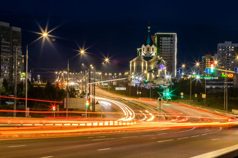 киров, вятка, ночь, огни, ярко, церковь, храм, тепло, выдержка, архитектура, дорога, машины, район, город, здания Ночные огниphoto preview