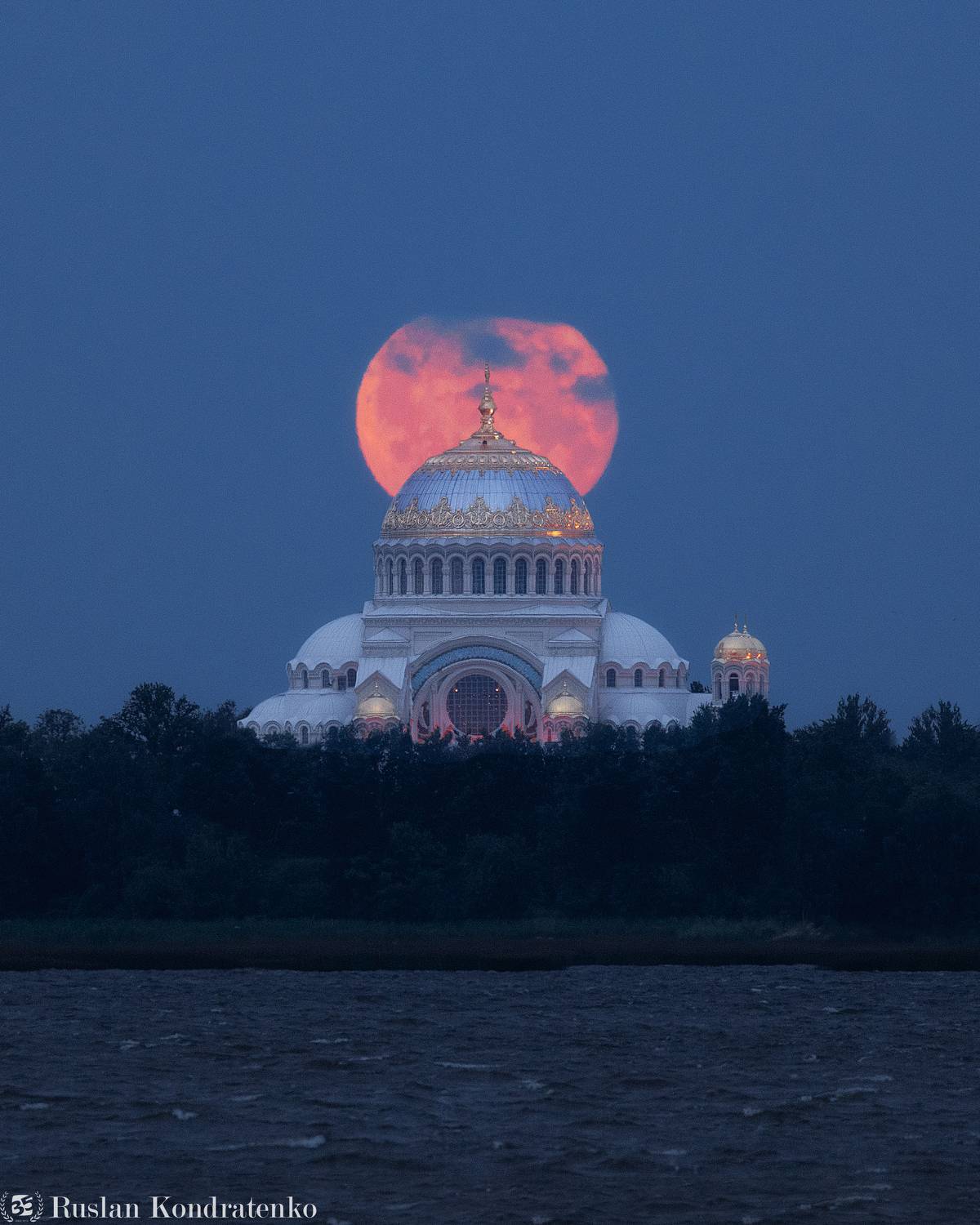 санкт-петербург, луна, полнолуние, восход луны, прострел, заход луны, морской собор, кронштадт, морской никольский собор, Кондратенко Руслан