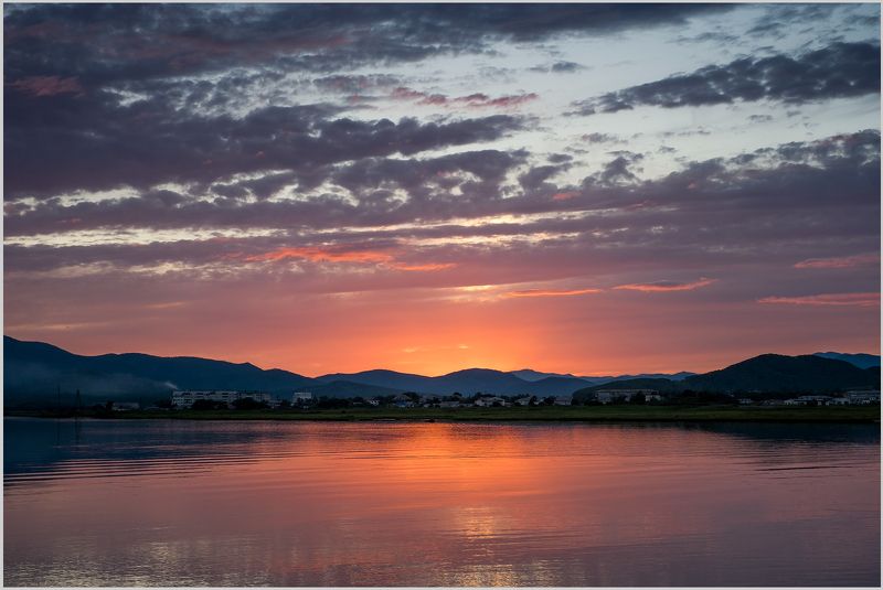 Sunset Red Alertphoto preview