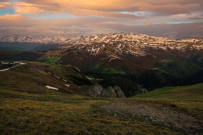 Спиной к Тхачам и Ачешбокуphoto preview