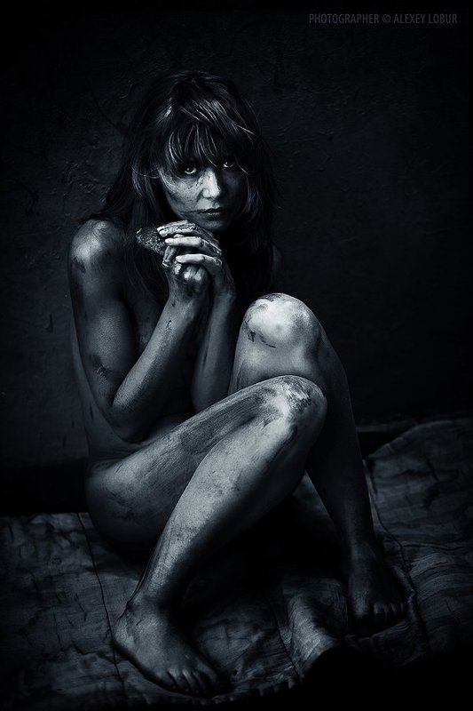 девушка, ню, хлеб, нищенка, ретуш, лобур Нищенкаphoto preview