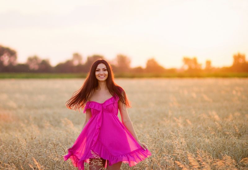 #backlight #field #girl #prettily #westering #wheat  Iraphoto preview