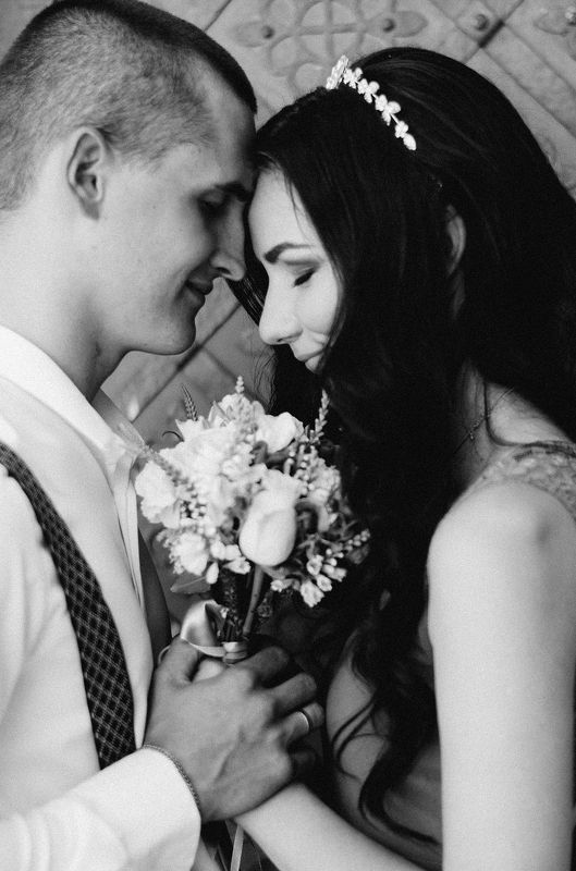 любовь пара счастье нежность черно-белый Влюбленныеphoto preview