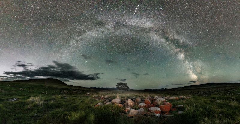 Ночь в долине реки Юстытphoto preview