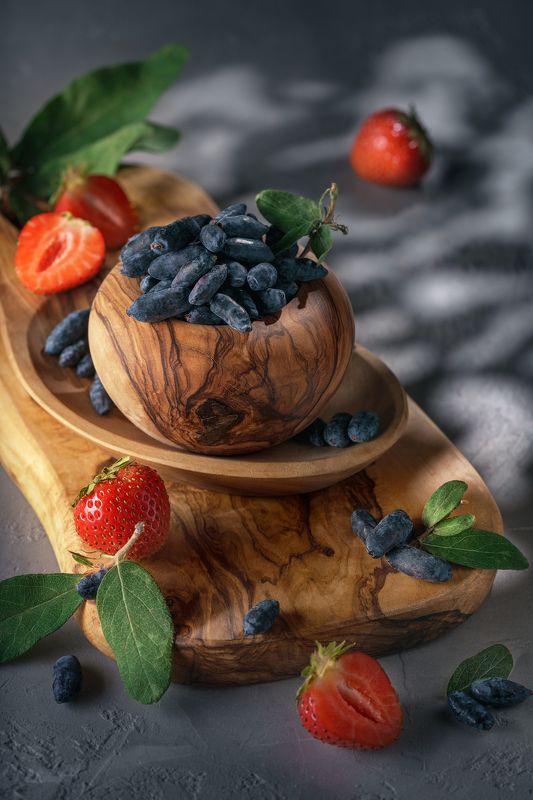 ягоды, клубника, жимолость, фрукты, еда, лето, натюрморт, food, фудфото Ягодные истории⠀⠀photo preview